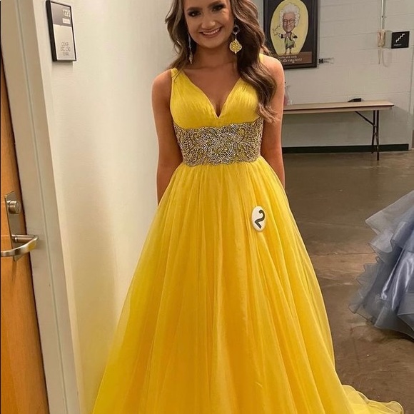 Sherri Hill Couture Gown - Picture 4 of 4